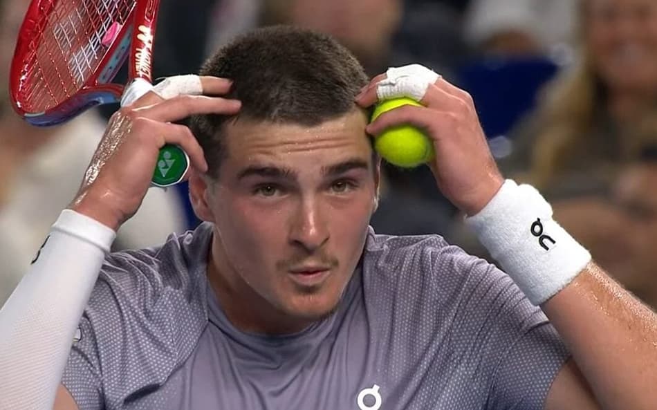 Antes de estrear no Australian Open, João Fonseca cai no ranking mundial