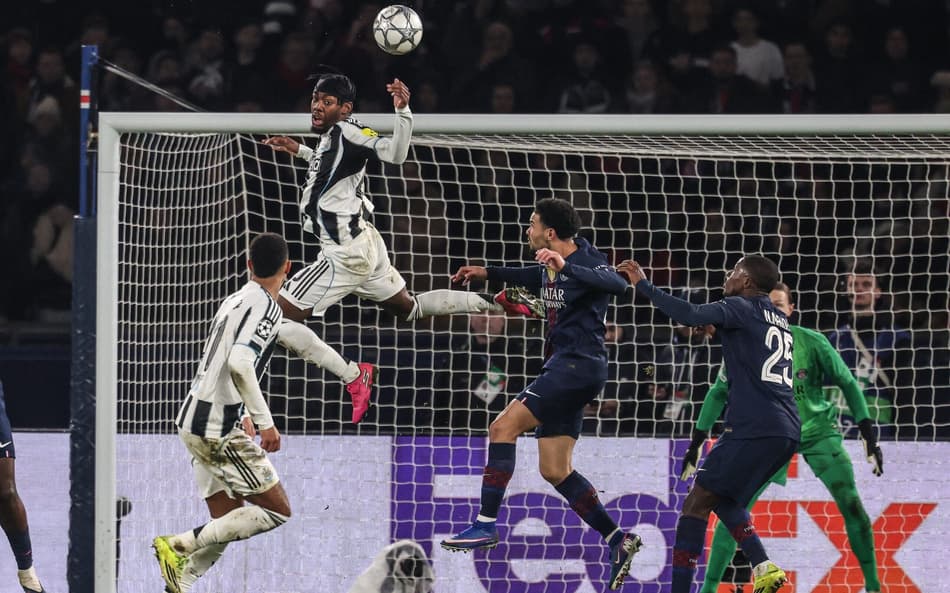 PSG e Newcastle empatam e perdem vaga direta nas oitavas da Champions League