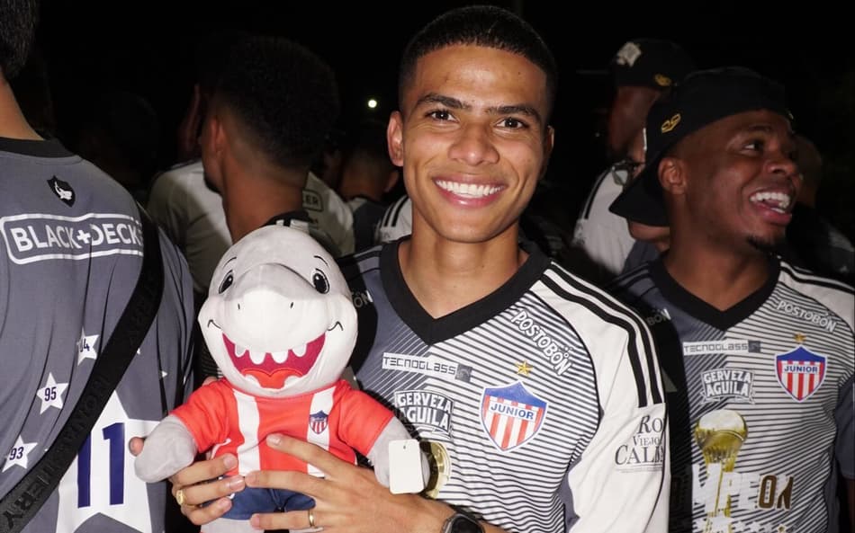 Grêmio avança por atacante do Junior Barranquilla