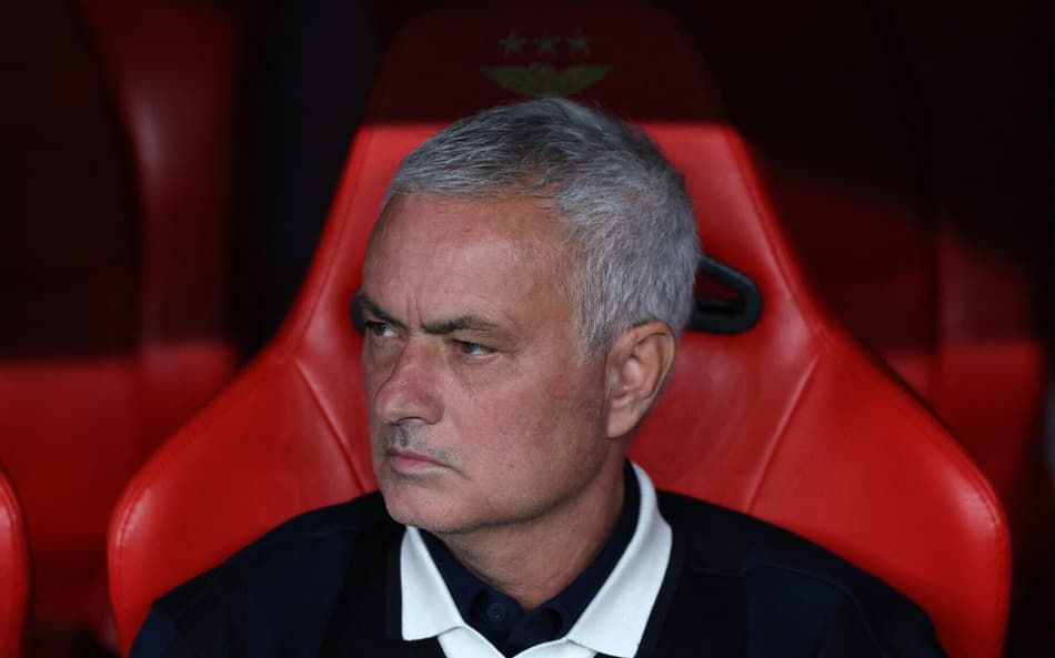 Mourinho critica escolhas de treinadores por clubes de elite: 'Surpresa'