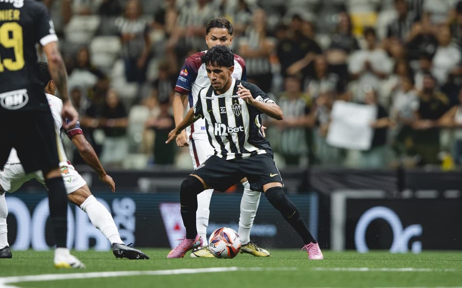 Kauã Pascini contra o Betim (Foto: Pedro Souza / Atlético)