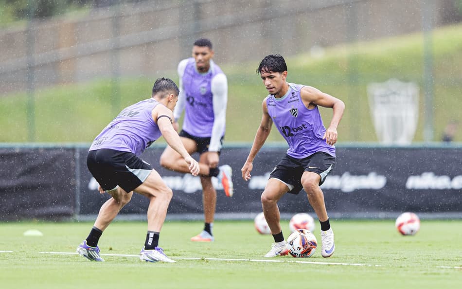 Kauã Pascini em treinamento pelo Atlético (Foto: Pedro Souza / Atlético)