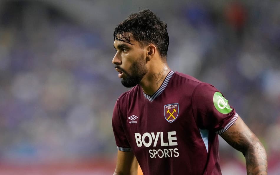 Lucas Paquetá, ex-Flamengo, em ação pelo West Ham durante amistoso contra o Everton (Foto: Patrick McDermott/AFP)