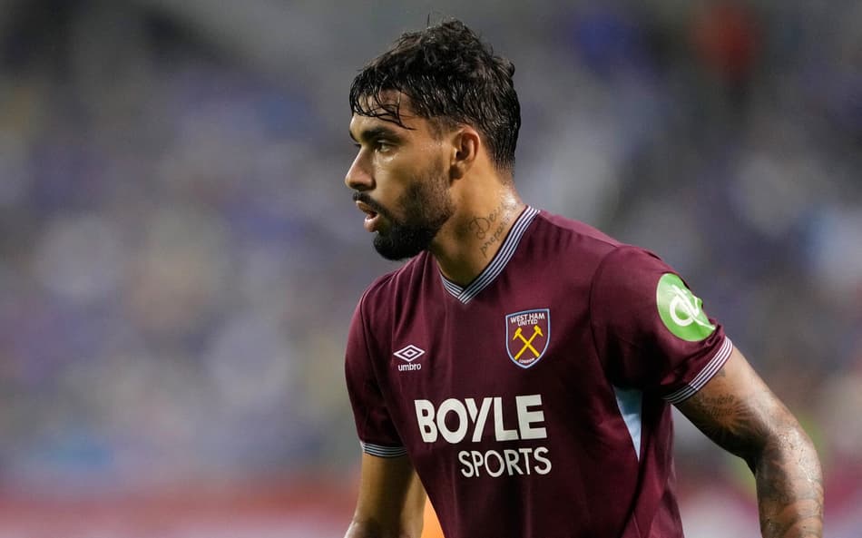 Lucas Paquetá, ex-Flamengo, em ação pelo West Ham durante amistoso contra o Everton (Foto: Patrick McDermott/AFP)