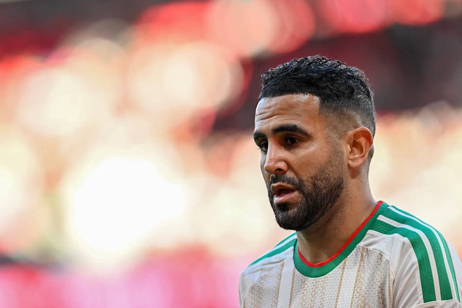 Mahrez pela Argélia (Foto: Gabriel BOUYS / AFP)