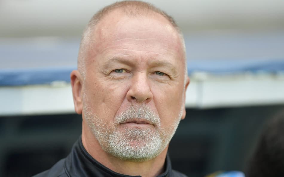Mano Menezes em jogo do Grêmio. (Foto: Thiago Ribeiro/AGIF)