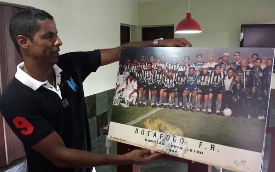 Por onde anda Márcio Theodoro, ex-zagueiro do Botafogo?