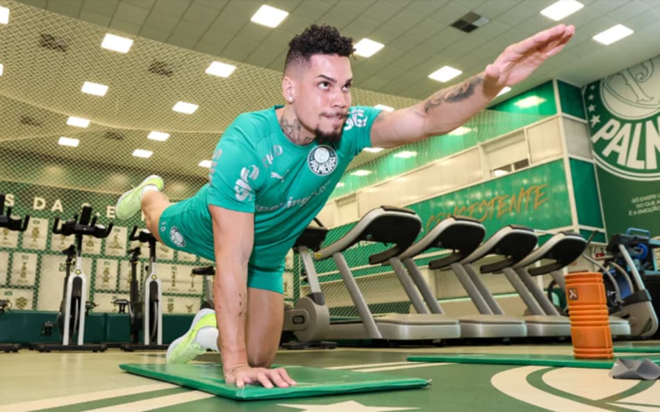 Paulinho, atacante do Palmeiras