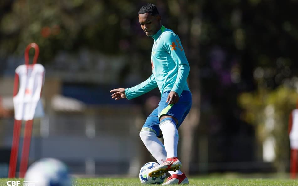 Raykkonen, atacante o Internacional na seleção brasileira sub-17