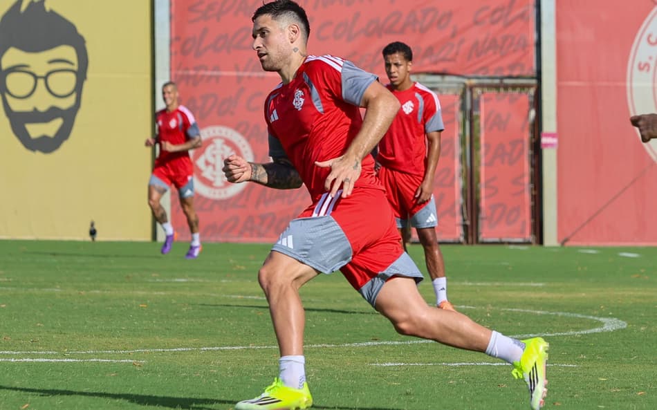 Villagra, volante do Internacional