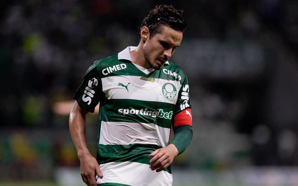 Raphael Veiga durante partida entre Palmeiras e Vitoria
