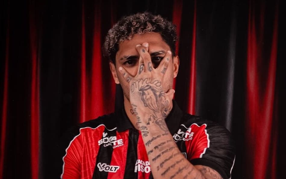 Pedro Henrique é anunciado como novo reforço do Vitória (Foto: divulgação / EC Vitória)