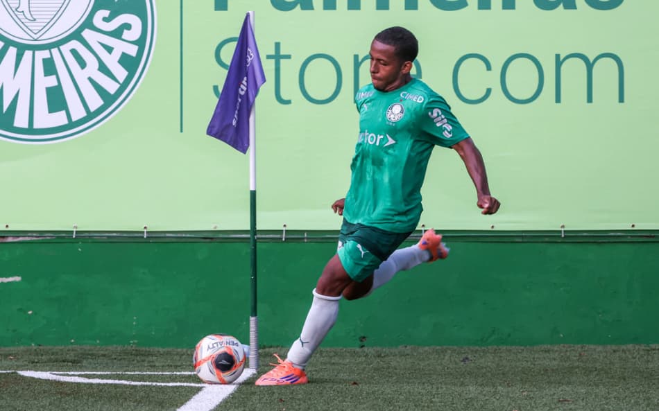 Atacante do Palmeiras relembra caminho até o profissional e conta como Copinha mudou sua vida