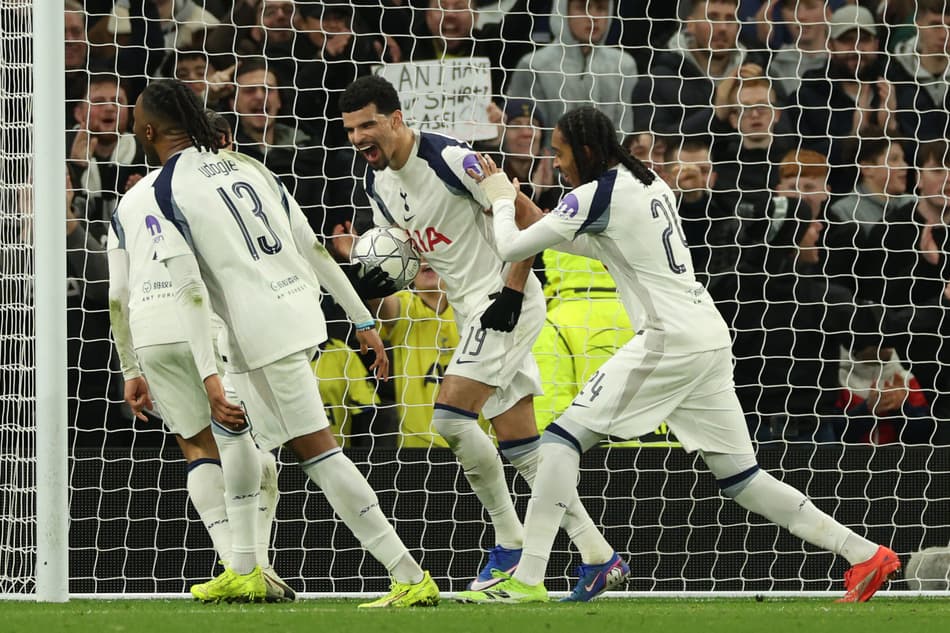 Pela sétima rodada da fase de liga da Champions League, o Tottenham venceu o Borussia Dortmund por 2 a 0 (Foto: Adrian Dennis / AFP)