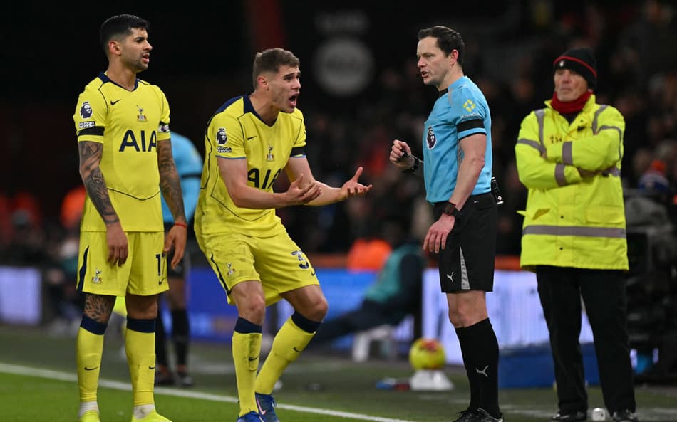 Pela Premier League, o Tottenham foi derrotado por 3 a 2 para o Bournemouth (Foto: Glyn KIRK / AFP)