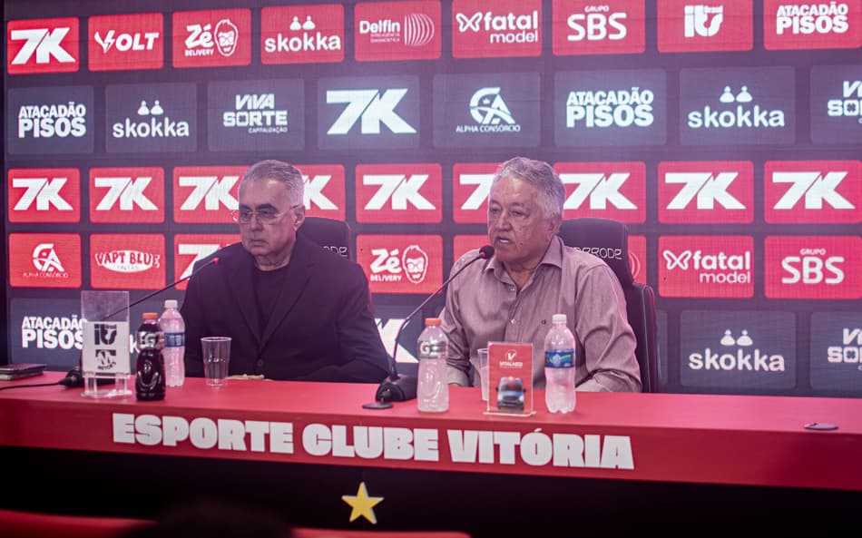 Sérgio Papellin ao lado do vice-presidente Djalma Abreu (Foto: Victor Ferreira / EC Vitória)