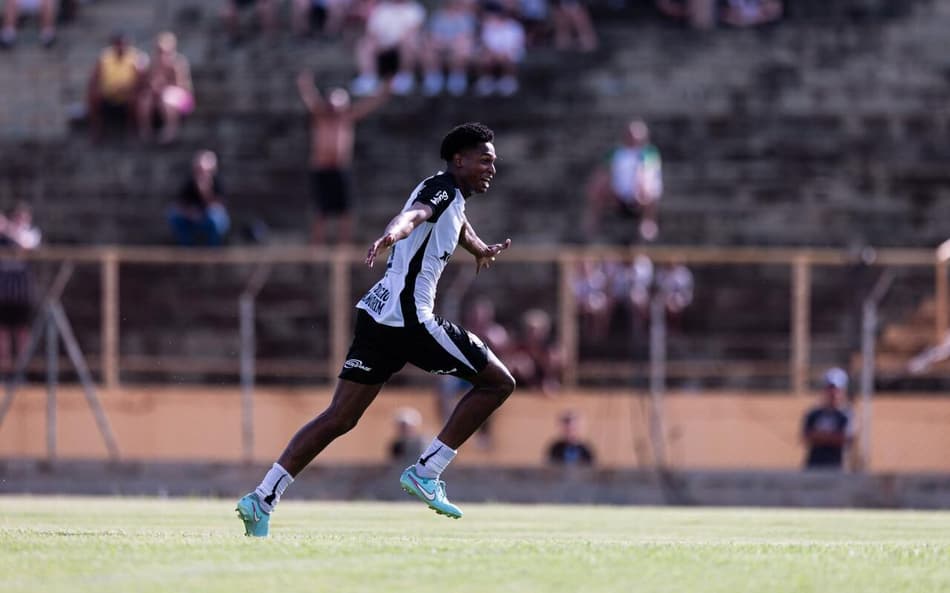 Do Capão Redondo à Copinha: conheça o Favela, herói da vitória do Corinthians