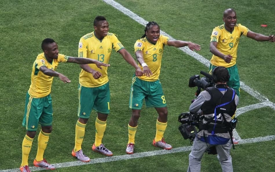 Tshabalala comemora gol contra o México na Copa de 2010 (Foto: Divulgação/Fifa)