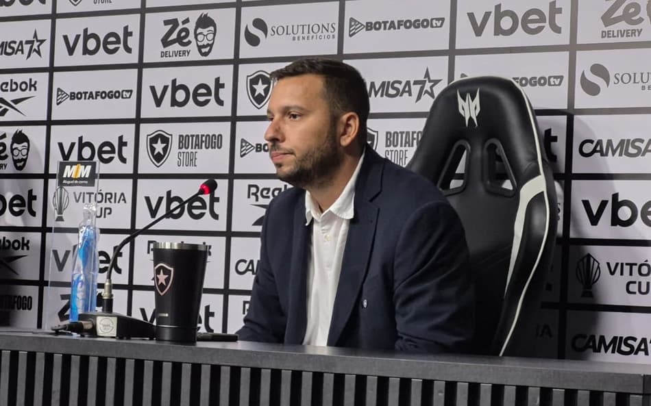 Alessandro Brito, diretor do Botafogo (Foto: Leonardo Bessa/Lance!)