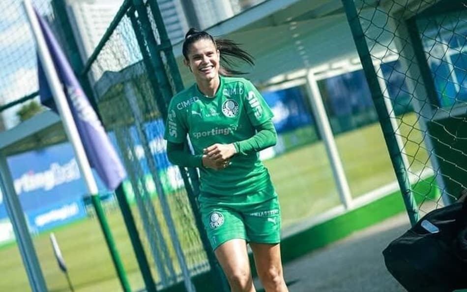 Isadora durante treino do Palmeiras. (Foto: Palmeiras/Divulgação)