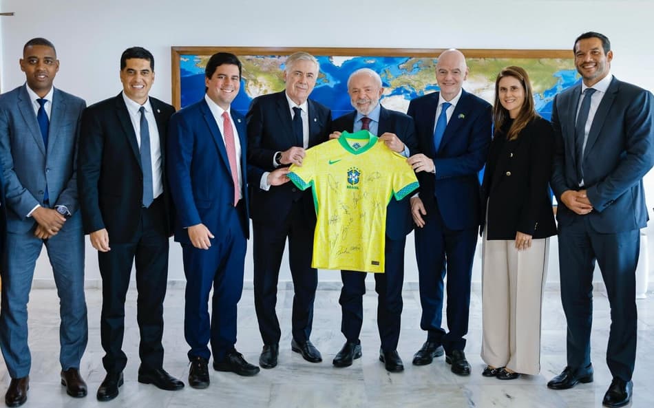 Fifa e CBF se reúnem com Lula para tratar da Copa do Mundo Feminina