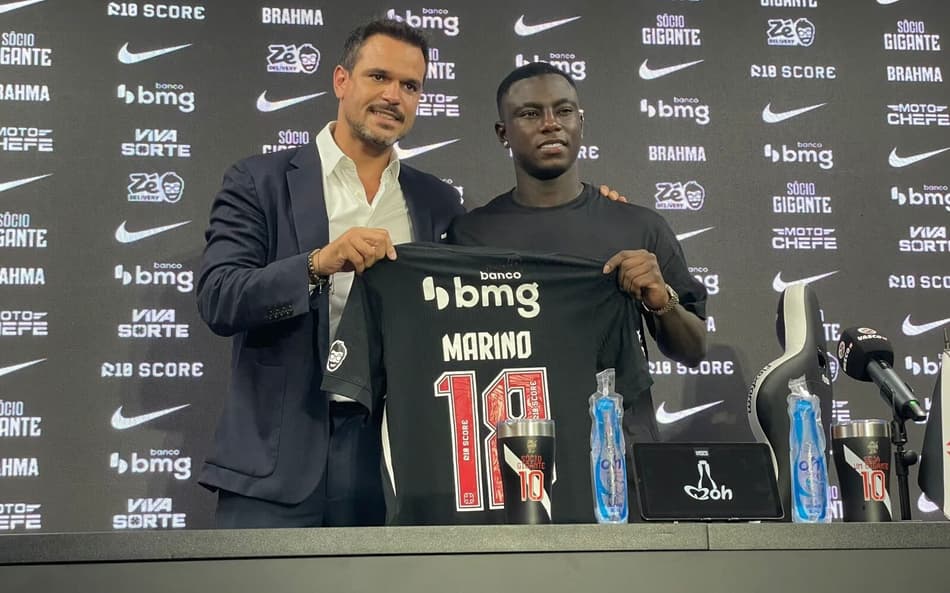 Admar Lopes ao lado de Marino (Foto: Pedro Cobalea/Lance!)