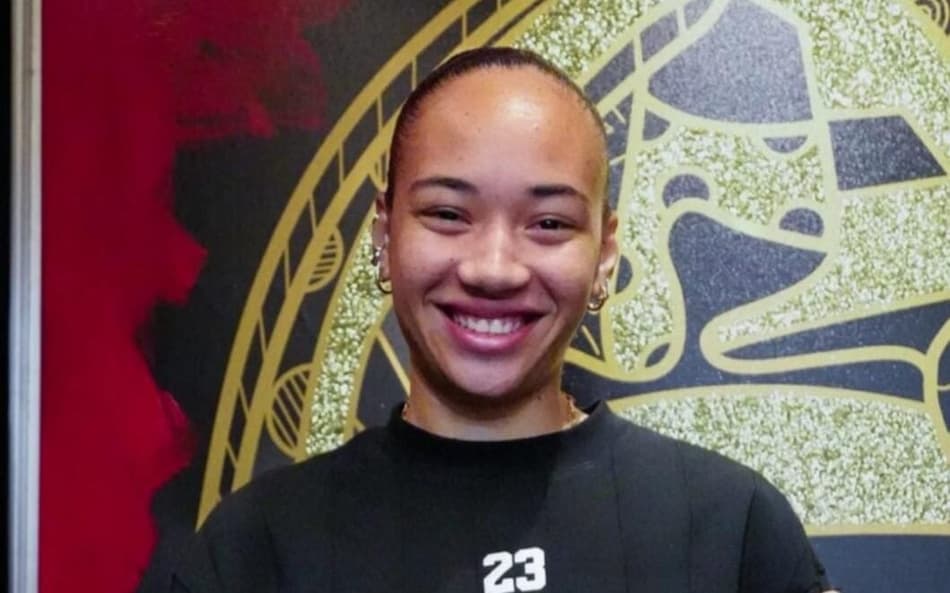 Aline Gomes apresentada ao Pachuca, do México. (Foto: Pachuca/Divulgação)