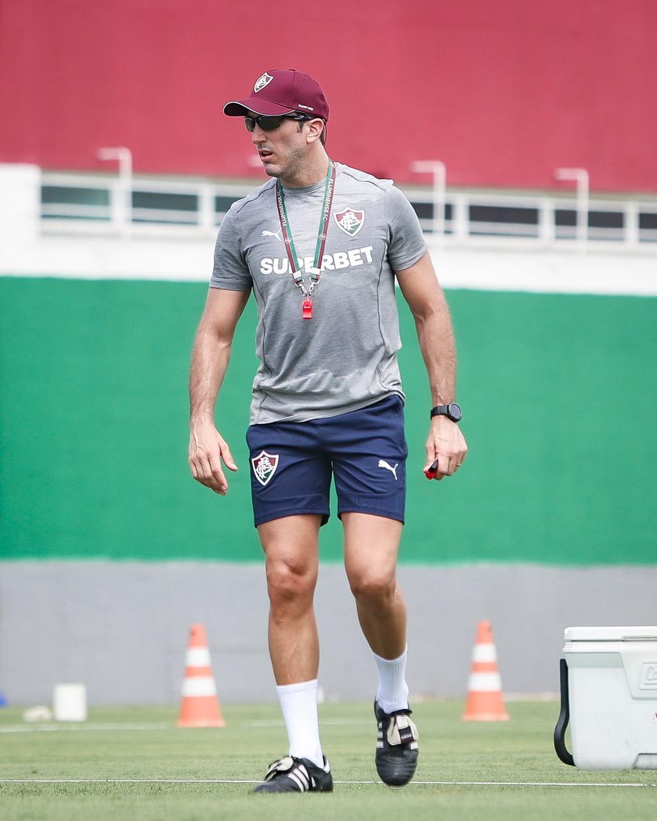 Zubeldía no primeiro dia de treinos do Fluminense (Foto; Marcelo Gonçalves/FFC)