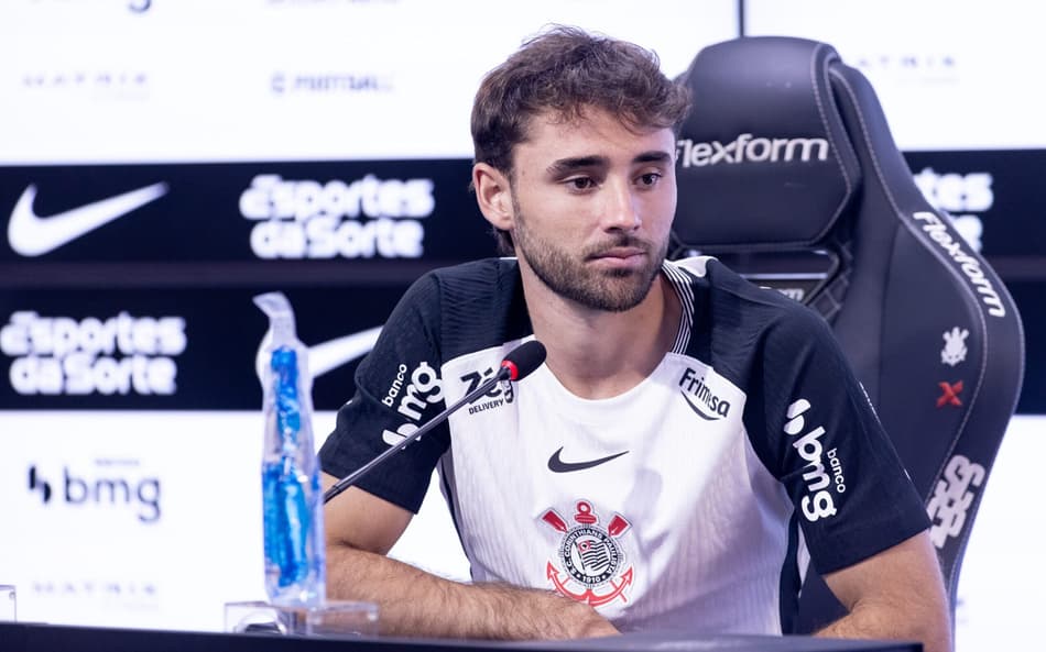 Pedro Milans lateral Corinthians apresentação