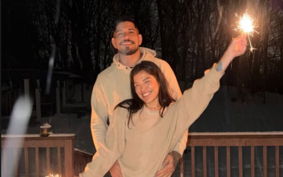 Alex Poatan e nova namorada, Tracy Cortez, no Ano Novo (Foto: Reprodução/Instagram)