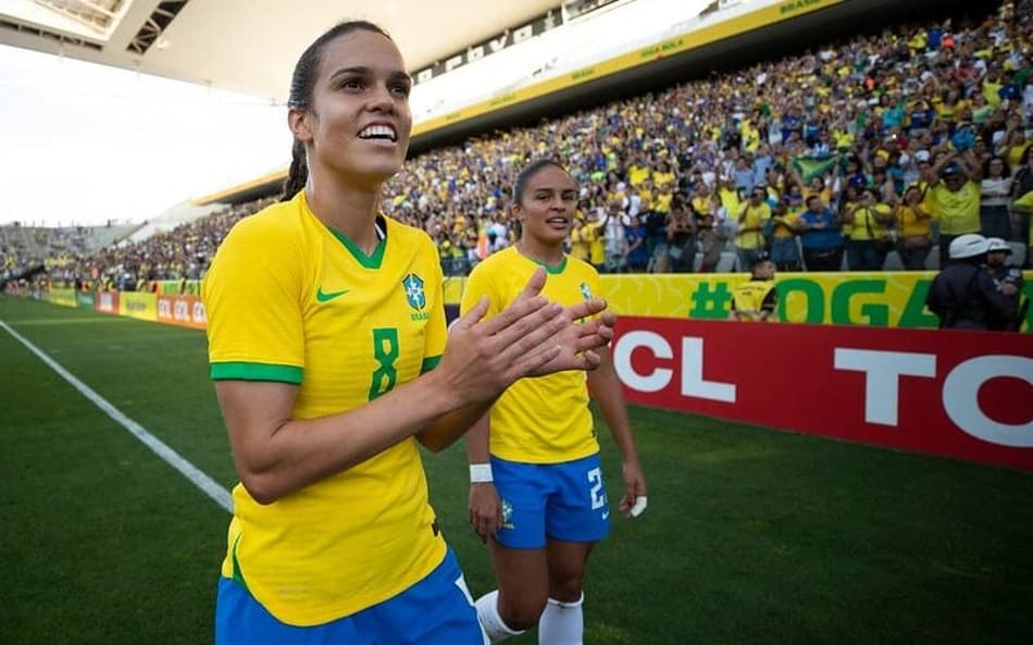 Ana Vitória atuando pela seleção brasileira na Arena Corinthians. (Foto: Lucas Figueiredo/CBF)
