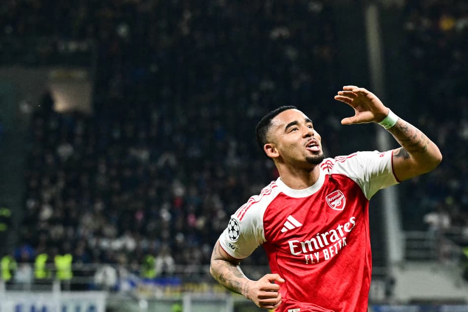 Gabriel Jesus marcou duas vezes na vitória do Arsenal sobre a Inter de Milão, pela Champions League (Foto: Stefano RELLANDINI / AFP)