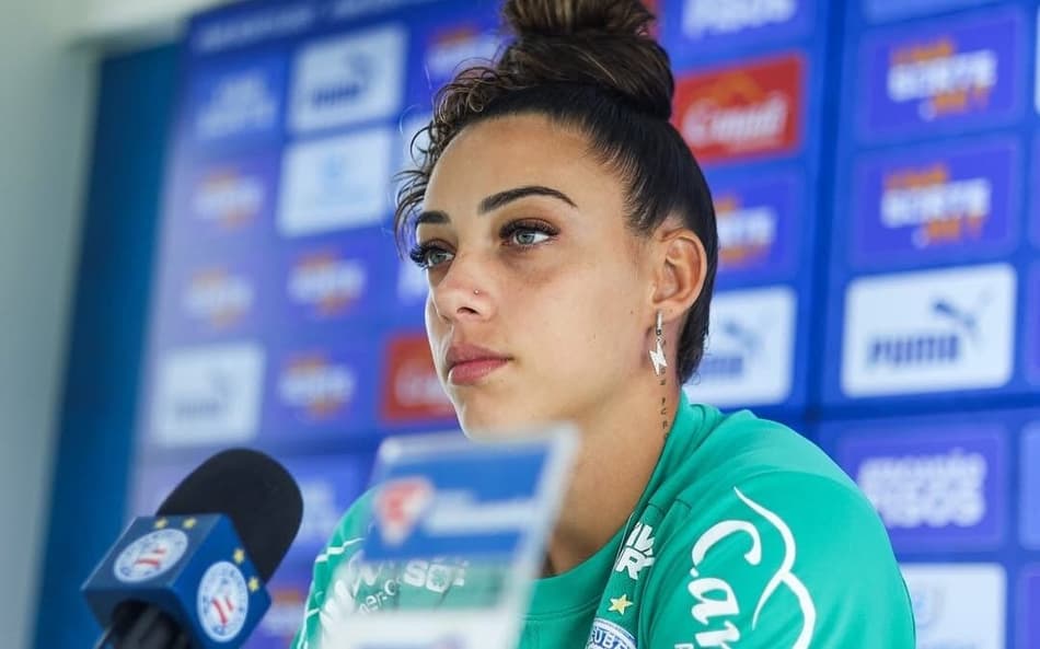 Goleira Yanne concede entrevista no Bahia. (Foto: Letícia Martins/Bahia EC)