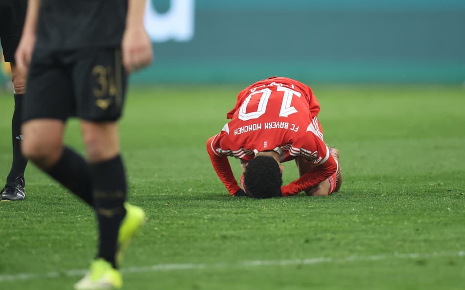 FBL-GER-BUNDESLIGA-BAYERN MUNICH-AUGSBURG