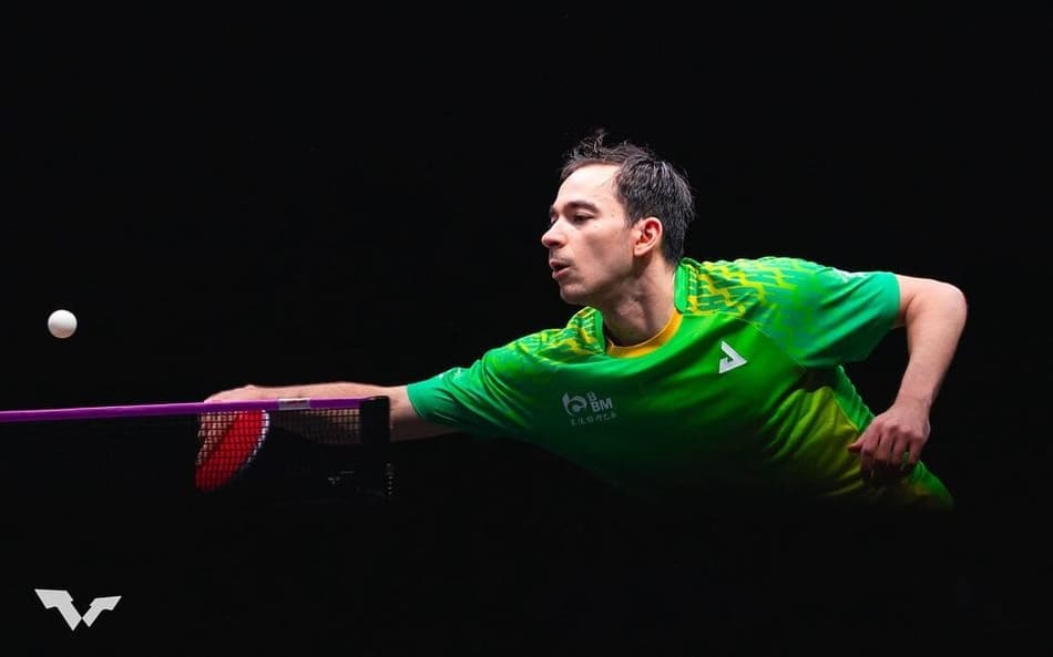 Hugo Calderano durante a estreia no WTT Champions de Doha