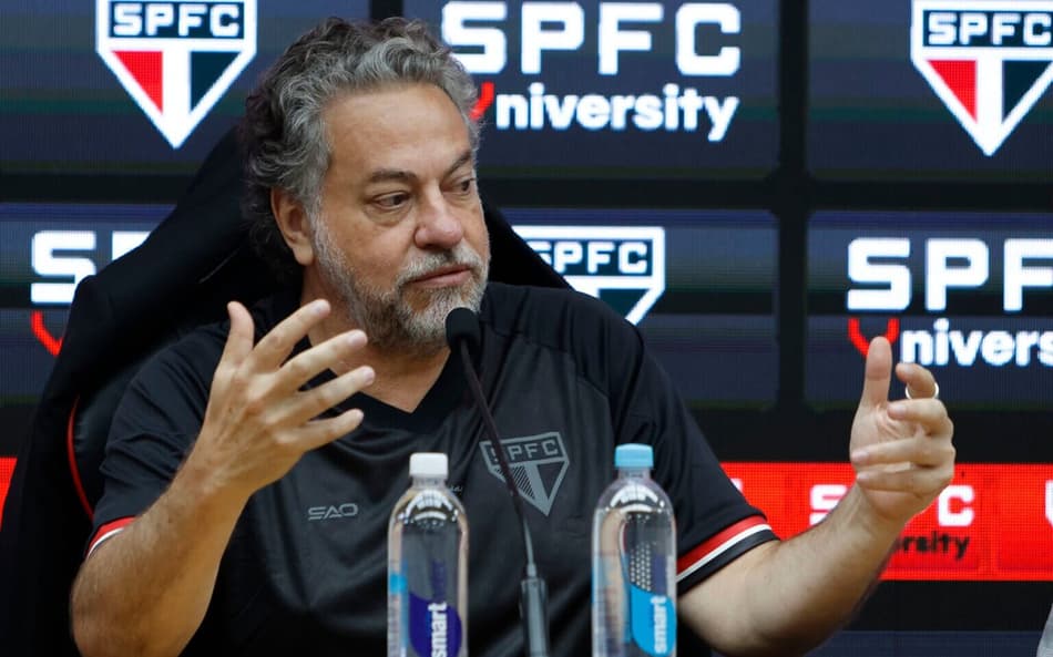 Julio Casares, presidente do São Paulo, em coletiva no MorumBis