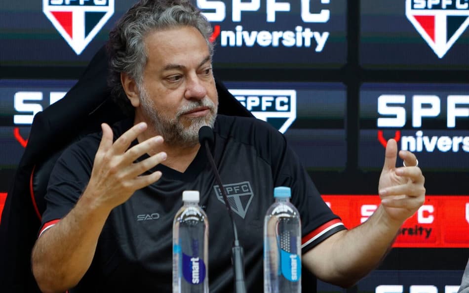 Julio Casares, presidente do São Paulo, em coletiva no MorumBis