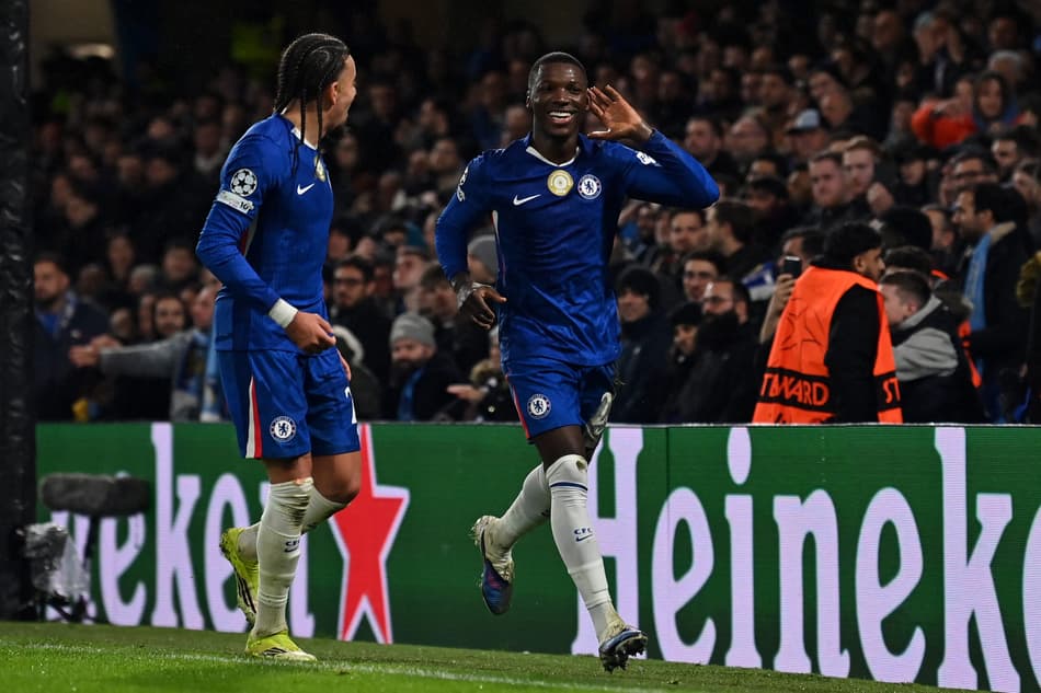 Pela Champions League, o Chelsea venceu o Pafos por 1 a 0 (Foto: Glyn KIRK / AFP)