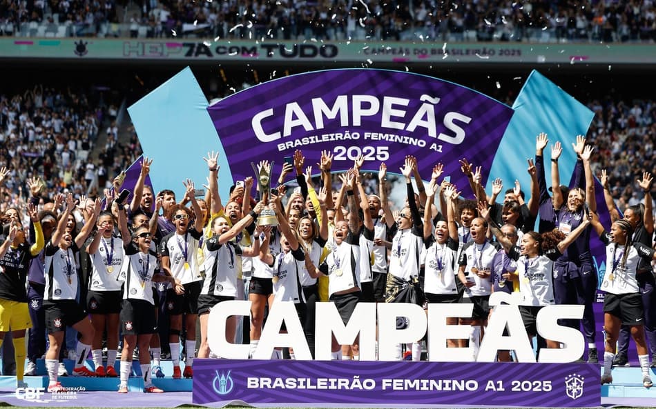 Corinthians campeão do Brasileirão Feminino 2025 diante do Cruzeiro. (Foto: Rafael Ribeiro/CBF)
