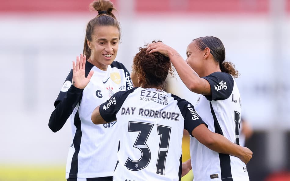 Jogadoras do Corinthians comemoram gol contra o Always Ready na Libertadores Feminina (Foto: Staff Images Woman/Conmebol)