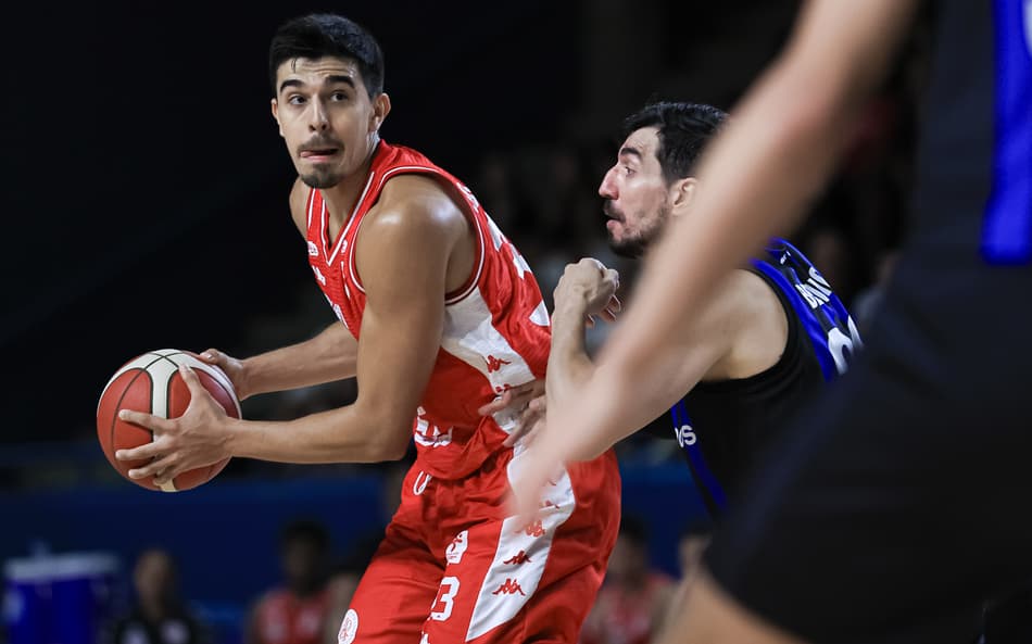 Gui Abreu em ação no Pinheiros x Paulistano pela Copa Super 8 (Foto: RICARDO BUFOLIN / ECP)