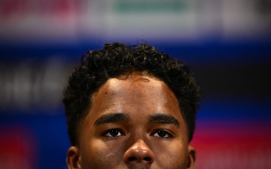 FBL-FRA-LIGUE1-LYON-PRESSER