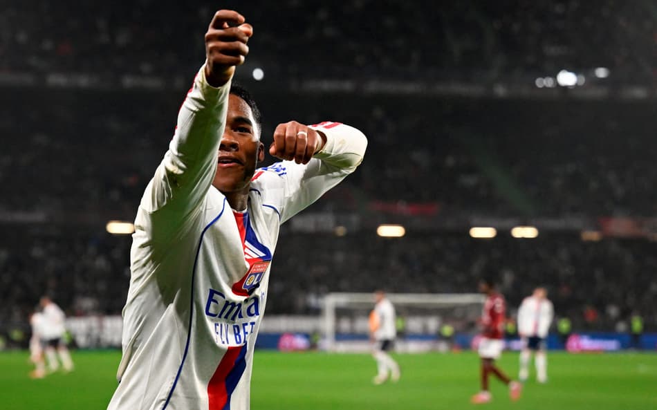 FBL-FRA-LIGUE1-METZ-LYON