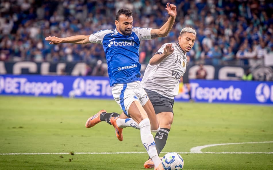 Botafogo e Cruzeiro empataram por 2 a 2 no último duelo (Foto: Fillipe Alves/Agência F8/Gazeta Press)