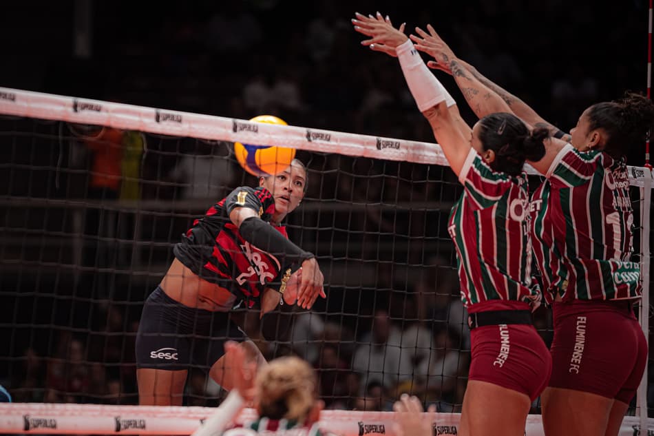 Fluminense supera Flamengo por 3 sets a 2 na Superliga Feminina (Foto: Paula Reis / Flamengo)