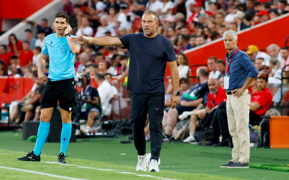 Técnico do Barcelona, Hansi Flick pede uma contratação a Deco: 'Precisamos'