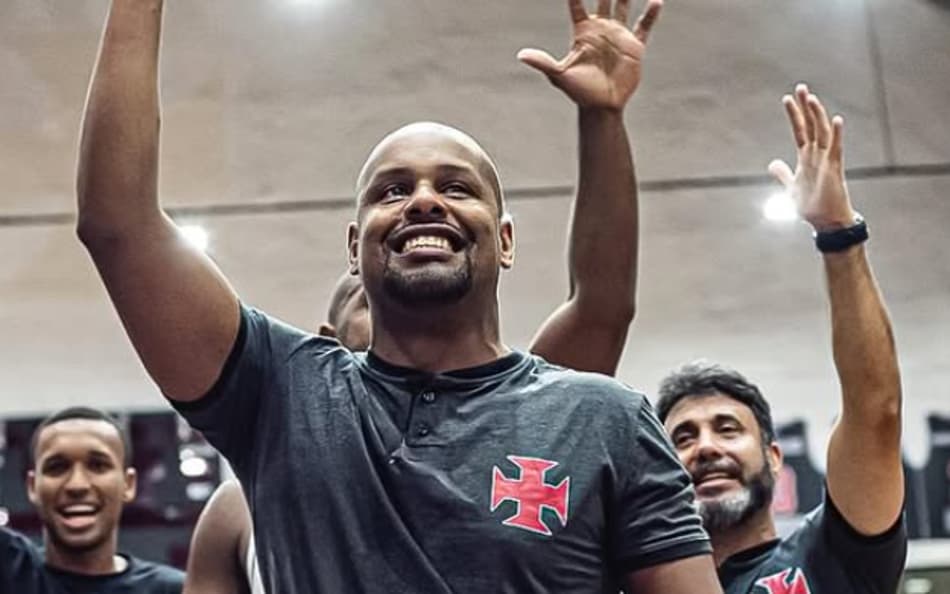 Vasco age rápido e define substituto após saída de treinador