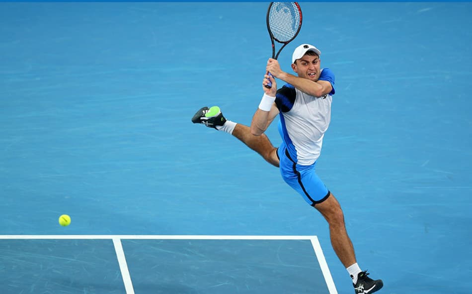 O tenista russo Aslan Karatsev chegou à semifinal do Australian Open de 2021 (Foto: Divulgação)
