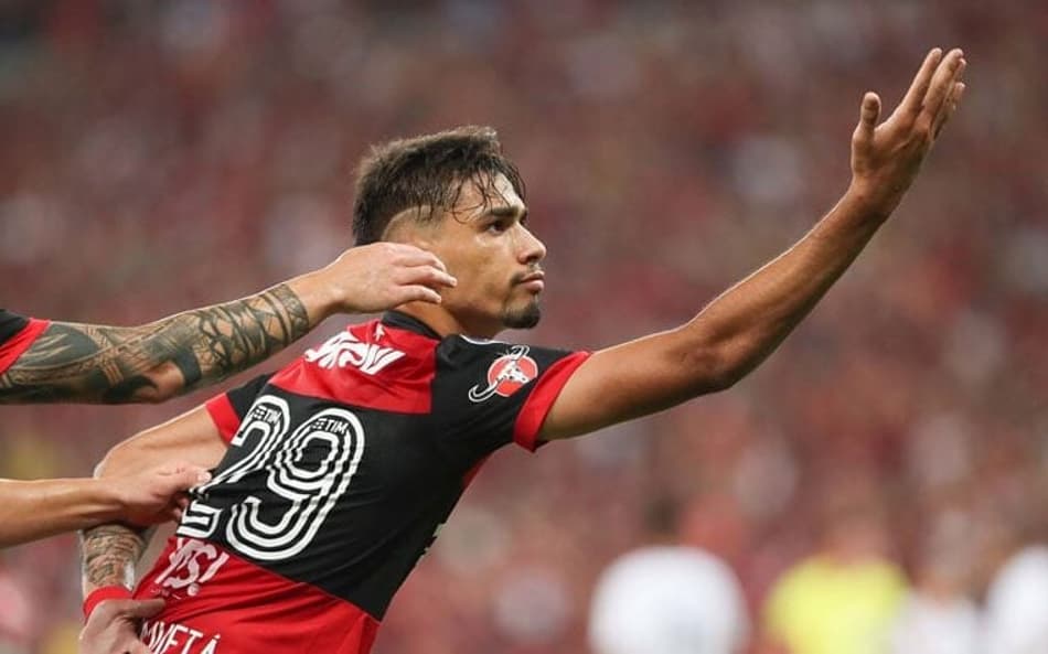 Lucas Paquetá vai reestrear pelo Flamengo contra o Corinthians? Entenda o cenário