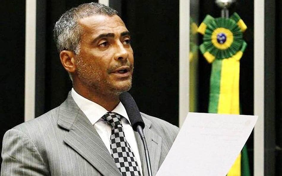 Romário atuando como senador. Baixinho foi eleito após 4.683.963  de votos em outubro de 2014